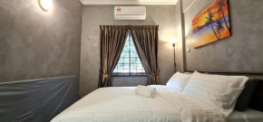 Ground Floor to seaside,1-10 pax Bayu Beach Staycation chill place